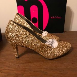 Michael Antonio gold glitter size 10 pumps